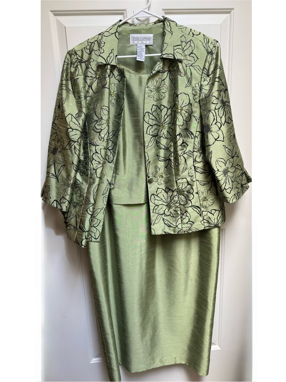 Jessica Howard Sage Green Sleeveless Dress 3/4 Beaded Floral Jacket Set Woman 18